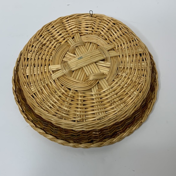 Wicker Red Chili Pepper Knitted Middle Wall Hanging Basket | 70’s Kitchen Retro - Picture 5 of 6